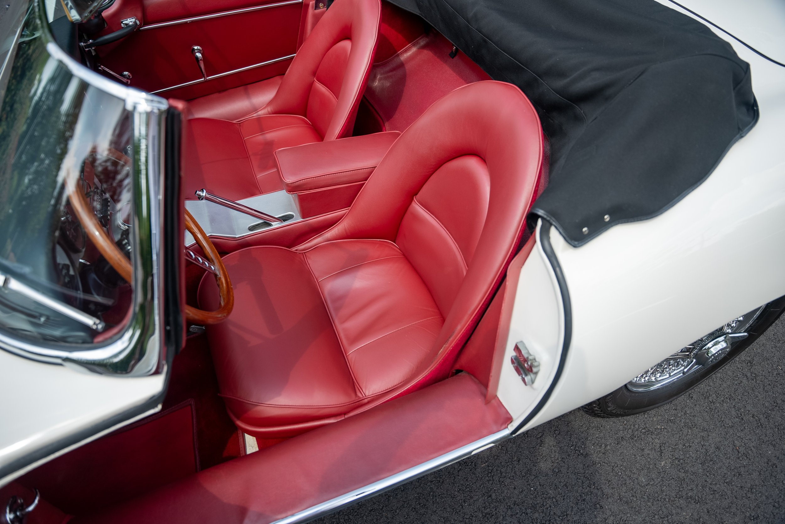 1963 Jaguar XKE ex Feinberg — BOND GROUP